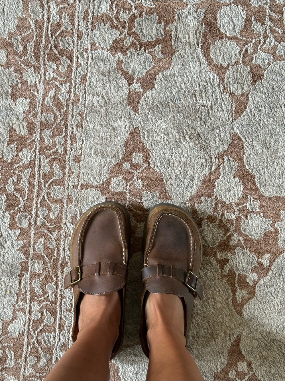 White mountain Brown Leather Slip-On Loafers clogs sz 9